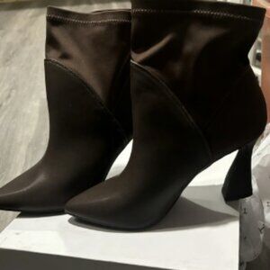 Halston Half Leather Half Stretch Boots Brown Size 7 Brand New With Box